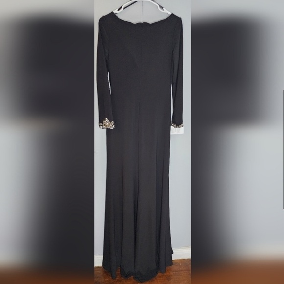 Mac Duggal NWT black FLORAL EMBELLISHED
FAUX WRAP JERSEY GOWN size 6 - Picture 4 of 11